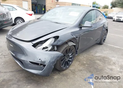 2022 Tesla Model Y Performance Dual Motor All-Wheel Drive from USA, damaged, VIN 7SAYGDEF0NF439519